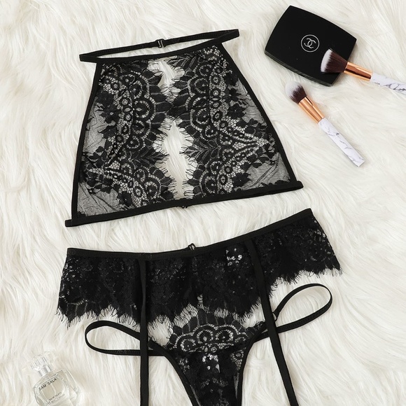 Other - NWT  lace lingerie set M